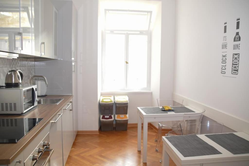 Residence Montanelli Terst Exteriér fotografie